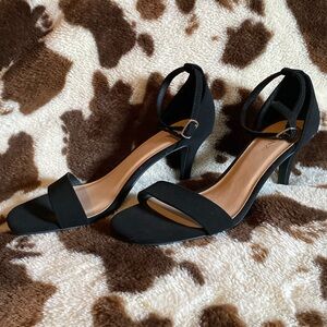Mini black solanz heels